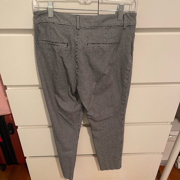 High-Waisted Pixie Ankle Pants - Size 4 - Old Navy - Picture 5 of 5